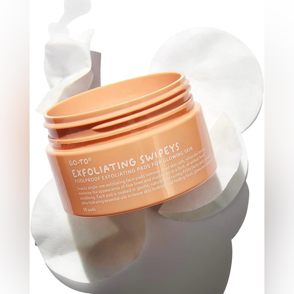 Go-To Exfoliating Swipeys - Picture 3 of 8